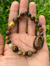 Load image into Gallery viewer, Chunky Crystal Bracelets
